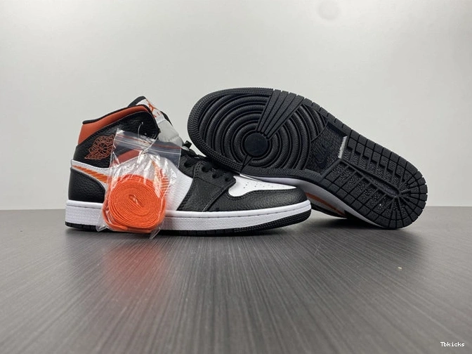 Rep TBK WellDesigned 3700 Zig Zag Jordan1 Mid DN4929- 1026